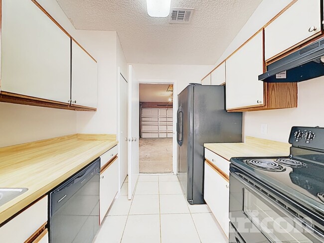 Photo - 1865 Shannon Lake Dr