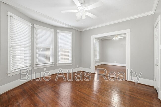 Photo - 4822 Worth St