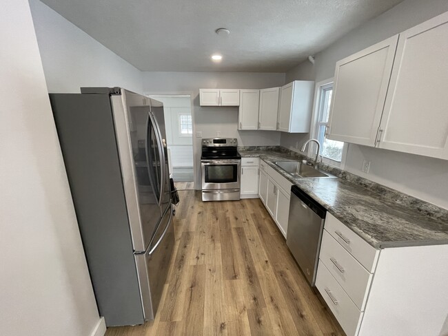 Photo - 218 W 28th St