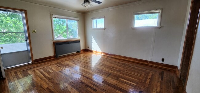 Photo - 817 N Front St