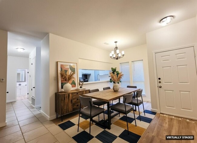 Photo - 5504 Montview St