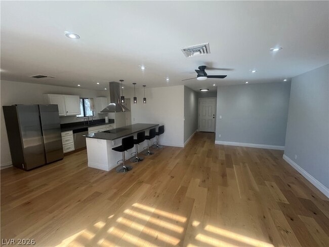 Photo - 2408 La Estrella St