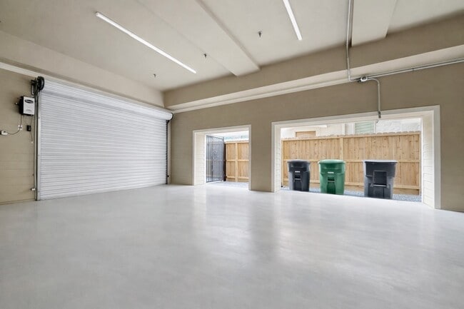 Photo - 314 W Bell St Unidad 203