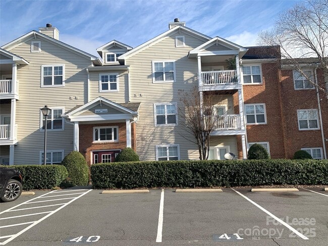 Building Photo - 10648 Hill Point Ct