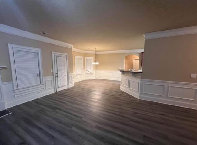 Photo - 656 Warwick Dr