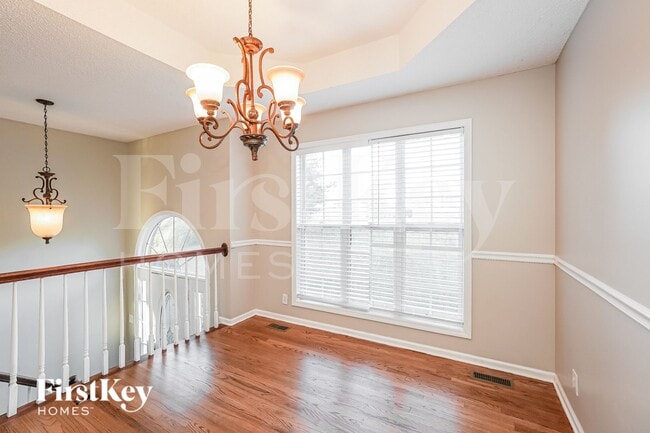 720 Superior Ln