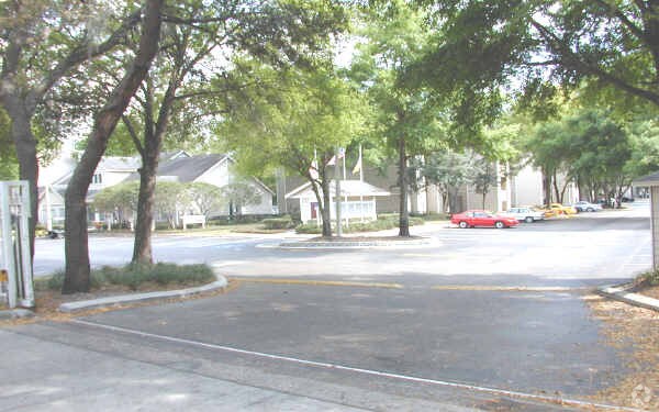 Regency Manor Apartments - Regency Manor Apartments