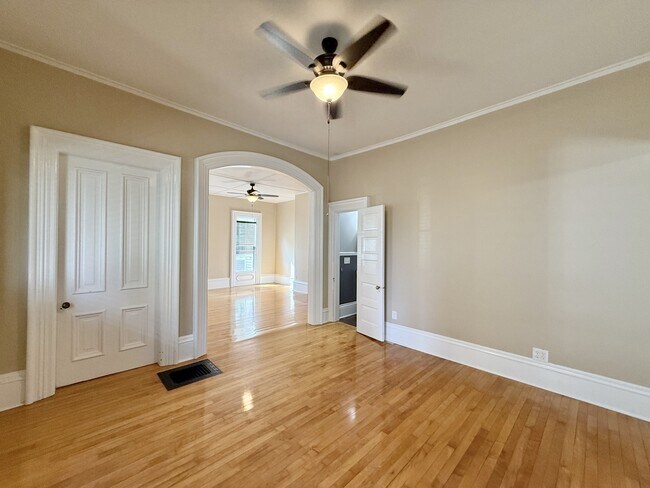 242 W Main St