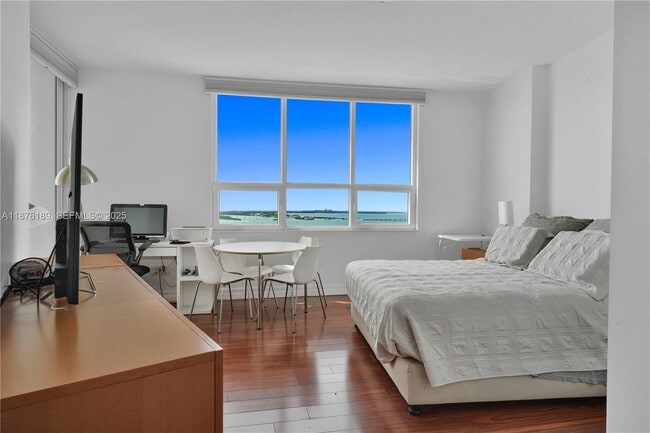 Photo - 808 Brickell Key Dr Unidad 2506