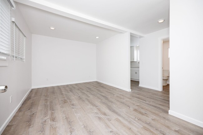 Photo - 1910 Court Ave Apartment Unit B Studio