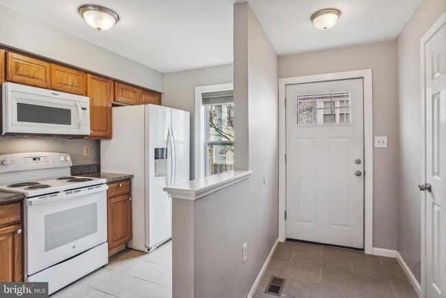 Photo - 13725 Avonshire Dr