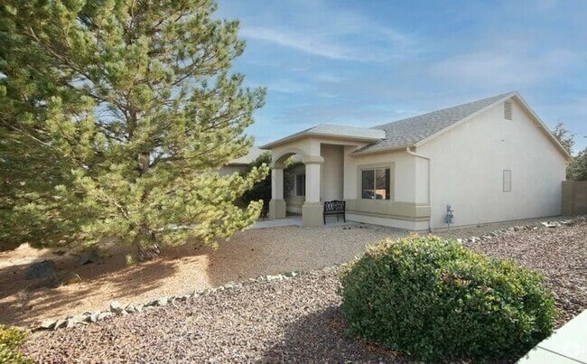 Building Photo - Charming 3 Bedroom 2 Bathroom With Den Hom... Rental