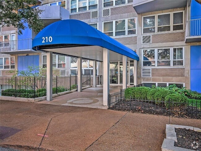 Building Photo - 210 N 17th St Unit 202 Rental