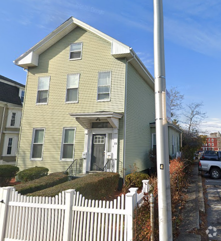 Building Photo - 13 Pleasant St Rental