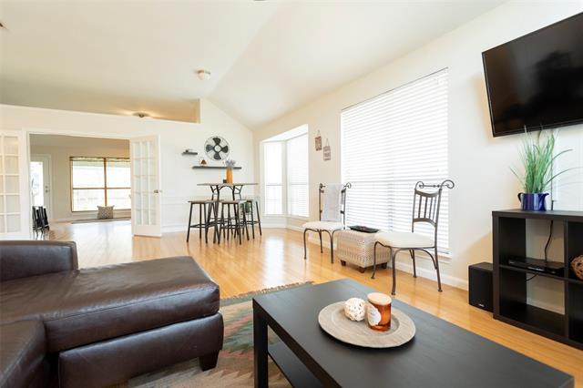 Photo - 1040 Monarch Dr