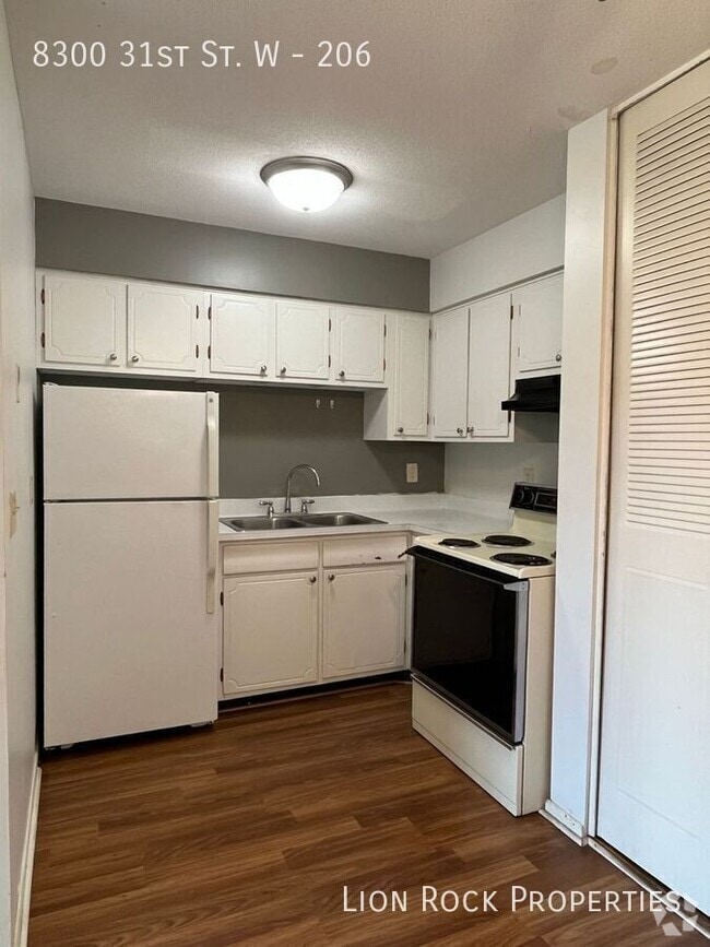 Building Photo - 8300 W 31st St Unit 206 Rental
