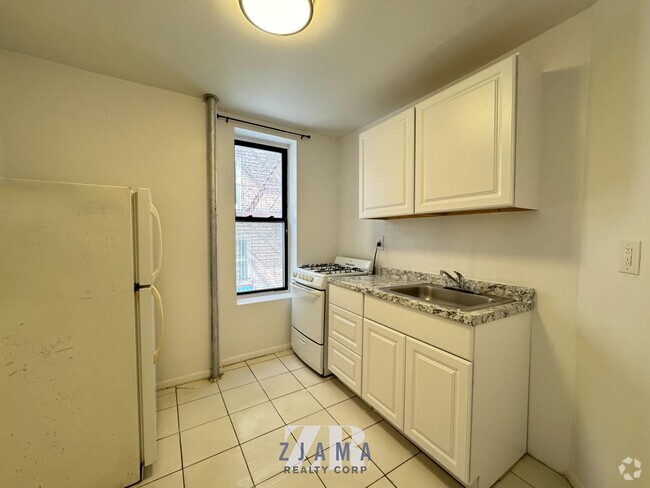 Building Photo - 392 E 4th St Unit 3A Rental