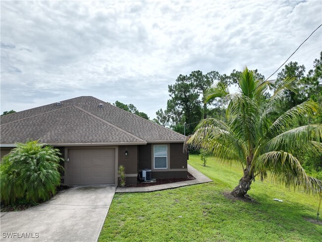 Building Photo - 739 Eisenhower Blvd Rental