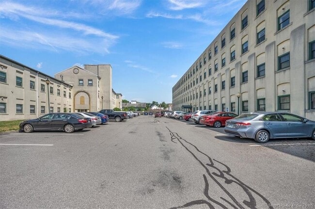 Photo - 438 Judd Square Unit 438