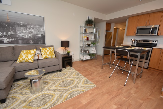 AnnDeLee, 1 Bedroom, Open - Living Room.JPG - AnnDeLee