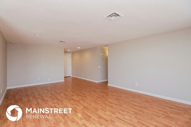 Photo - 2114 N Comanche Dr
