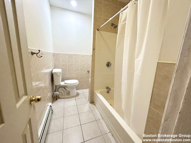 Photo - 81 Windsor St