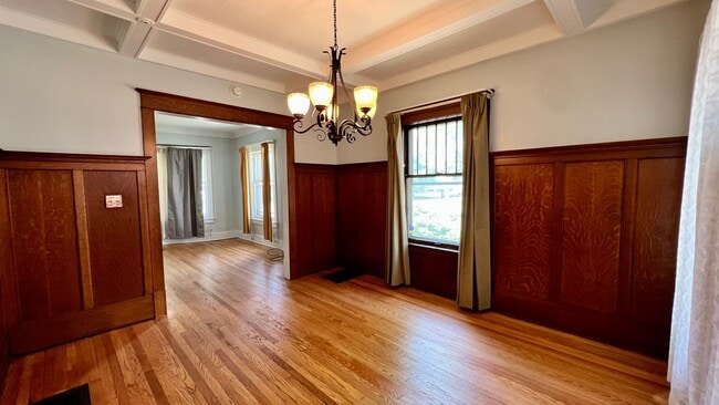 Photo - 1401 Logan St SE