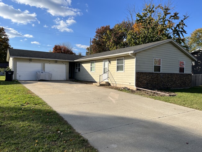 Building Photo - 358 N Jefferson St