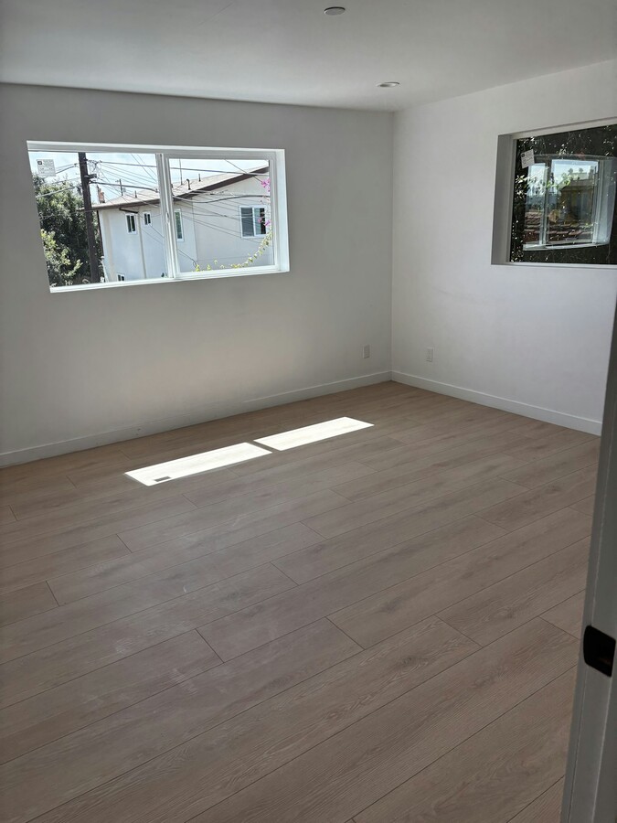 Photo - 3015 S Norton Ave Apartment Unit 3015 1/4