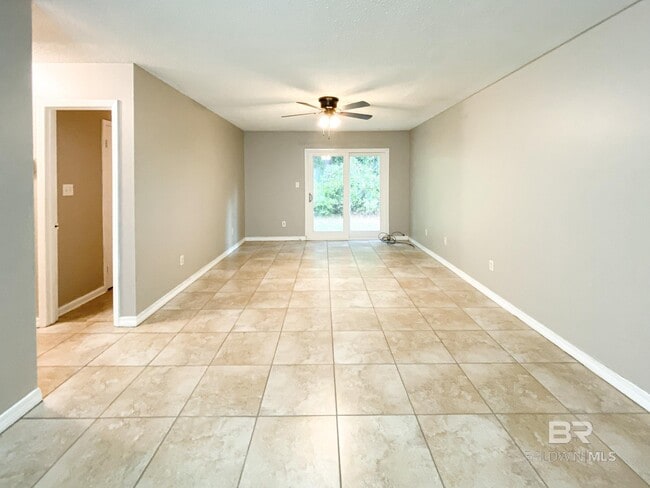 Photo - 6427 Schoel Ln