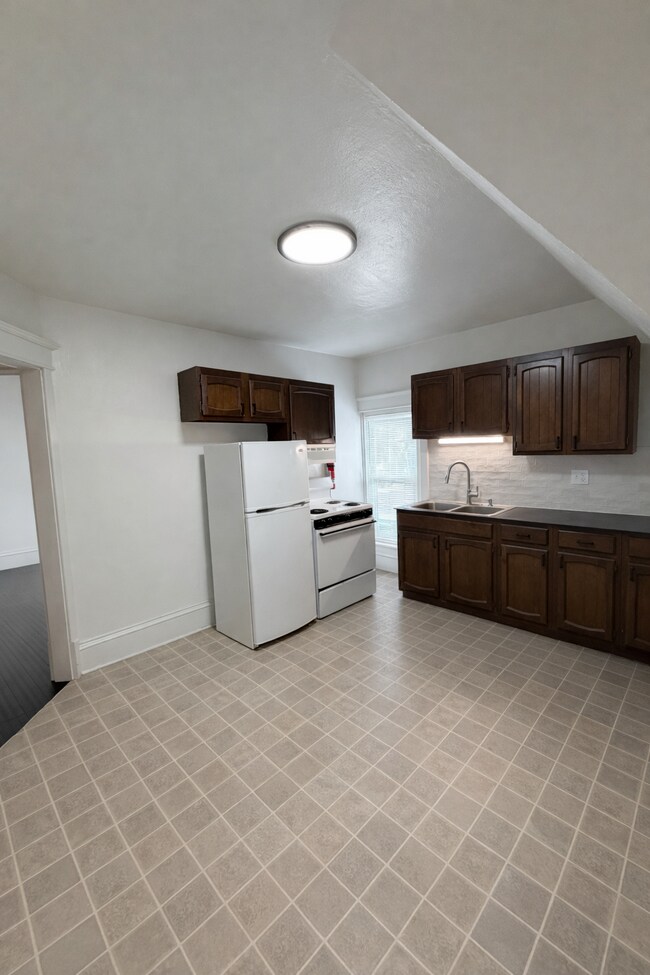 Photo - 14 S Roland St