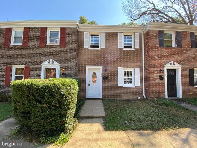 Building Photo - 534 Olde Greenwich Cir