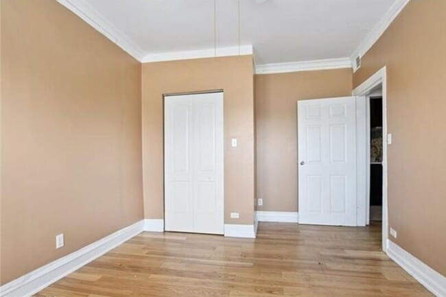 Building Photo - 1142 W 77th St Unit 2 Rental