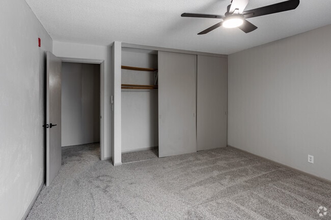 2 habitaciones, 1 baño - 988 pies cuadrados - Dormitorio