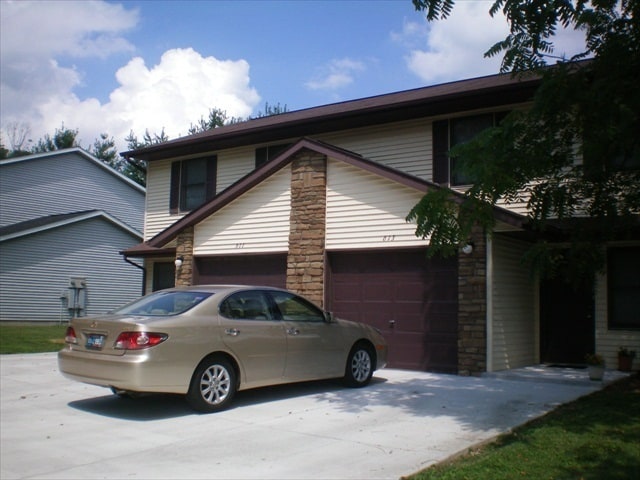 Building Photo - Highland Village - 3 bedroom 2 bath Home!
