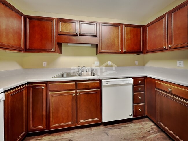 5910 Bluestem Cir