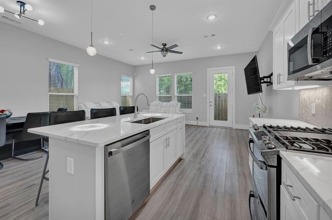 Building Photo - 4215 Hardy St Rental