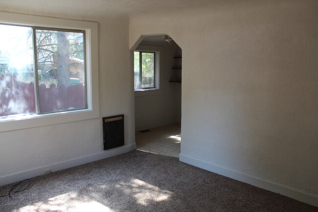 Photo - 1518 Siskiyou St