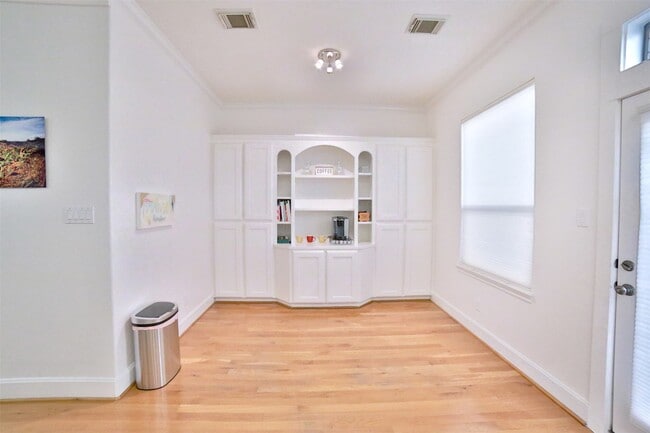 Photo - 2410 Dorrington St Unit C