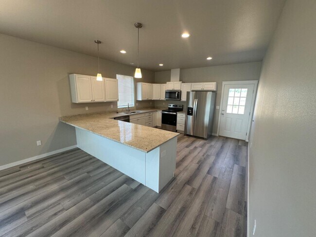 Photo - 502 S 90th Ave