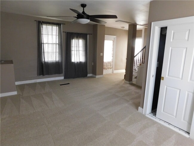 Photo - 321 N Main St