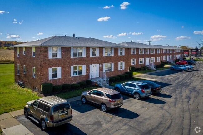 Building Photo - 642 W Main St Rental