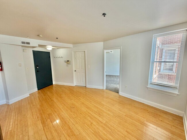 Photo - Great 1 bed 1 bath in Eckington/Bloomingdale at the Madison Condominiums Unidad 205
