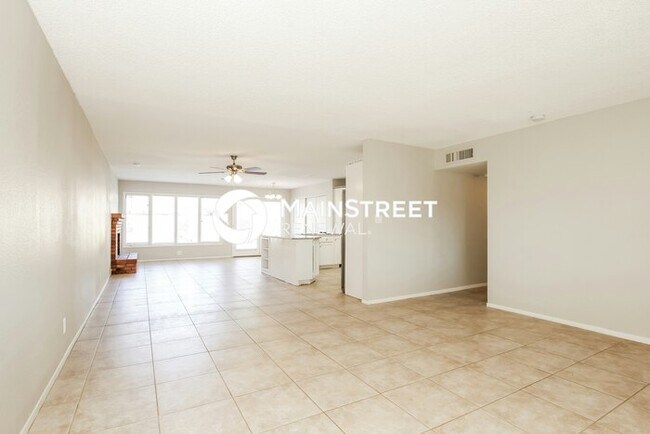 Photo - 3 Bedroom Pet-Friendly Home in PHOENIX, AZ...