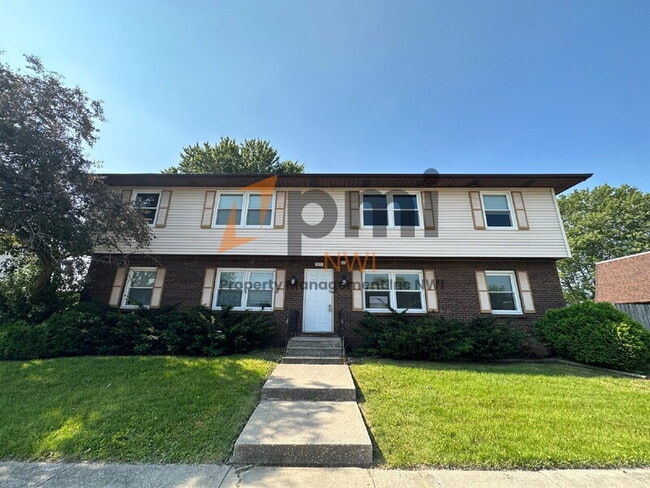 Building Photo - 5831 Creekview Ct W Unit 4