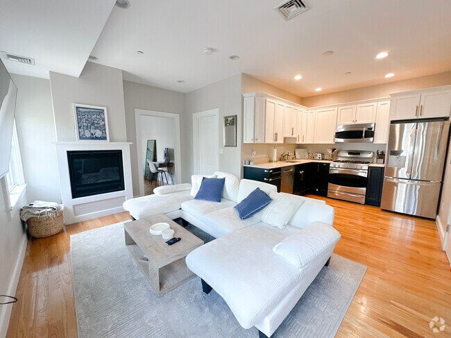 Building Photo - 345 W Broadway Unit 1 Rental
