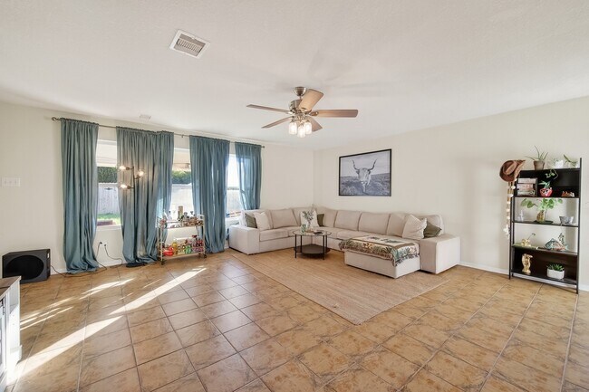 Photo - 3326 Zephyr Glen Way