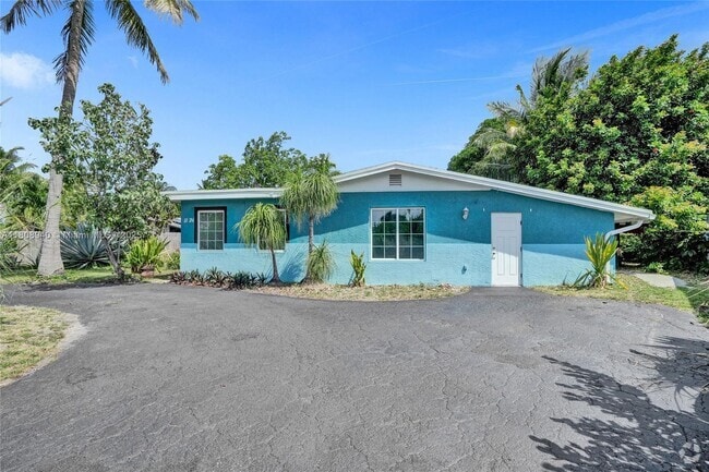 Building Photo - 1124 NW 16th St Rental