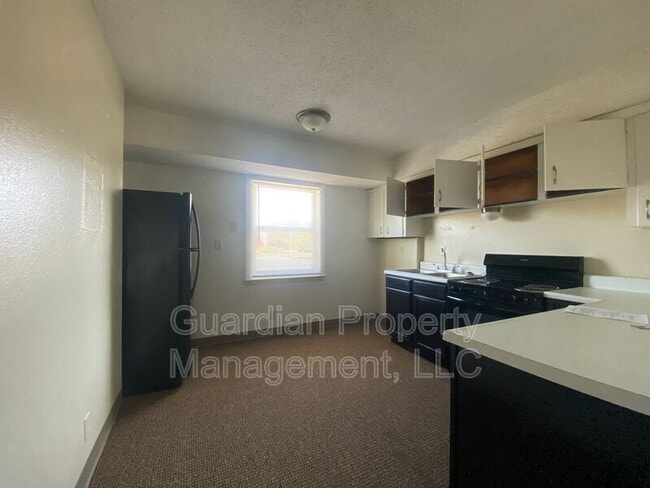 Photo - 523.5 W 8th St