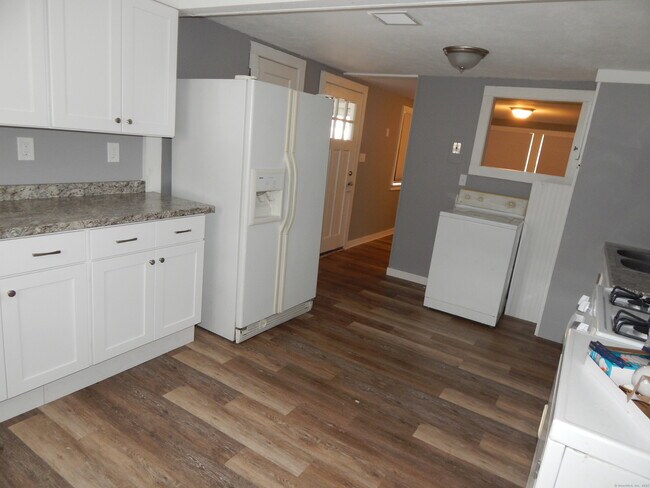 Photo - 2 Chaffee Ln